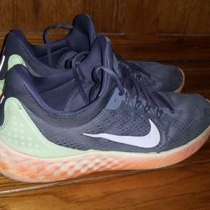 Nike Skyelux Running Shoes
